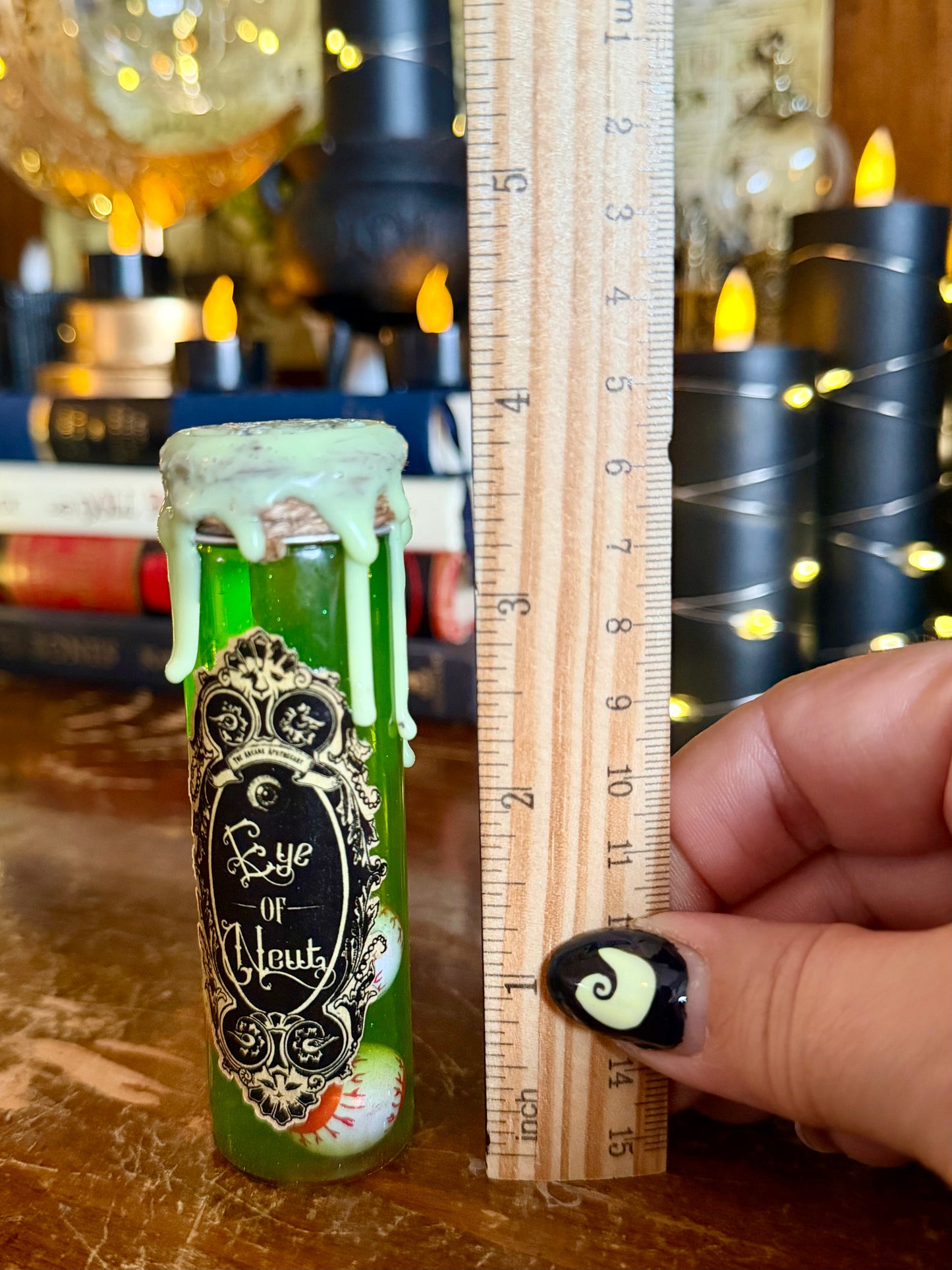 Eye of Newt Mini Potion | Witchy Halloween Decor | Gothic Apothecary Bottle | Creepy Eyeball Potion | Dark Academia Gift